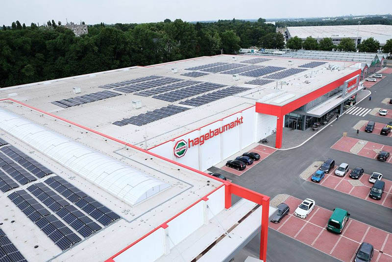 What are the advantages of installing PV systems on commercial and industrial roofs?